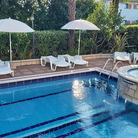 米拉韩姆别墅公寓 波雷奇