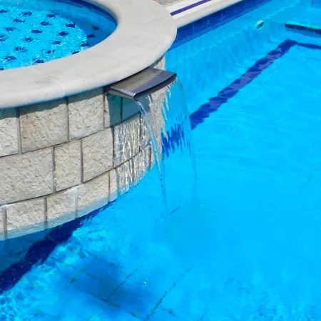 米拉韩姆别墅公寓 波雷奇